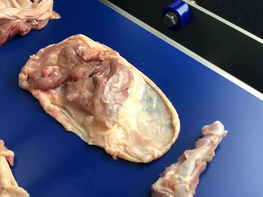 ST832 deboned chicken thigh meat, cartilage & bone - Automatic chicken kneecap deboning machine - dark meat deboner